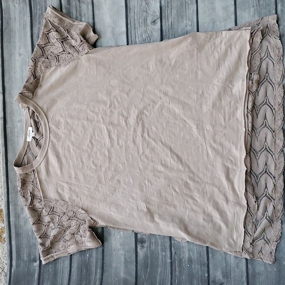 Umgee Tops - Umgee Crocheted Lace Distressed Shirt Sz Large